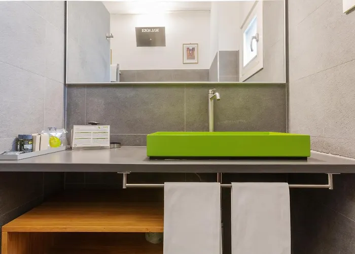 Malagigi Bed and Breakfast 4*