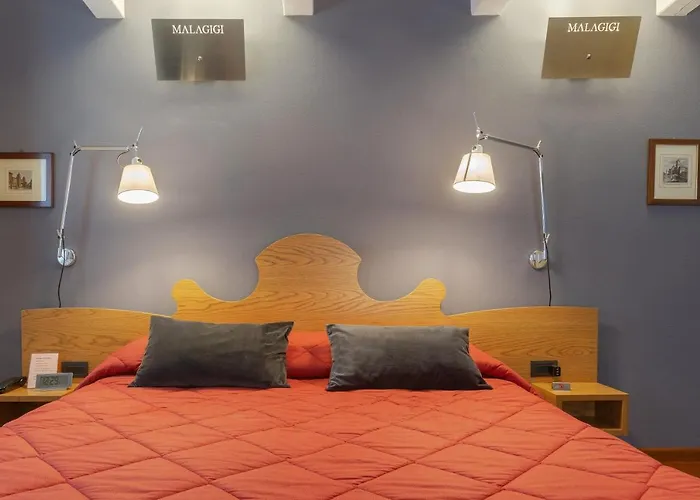 לינה וארוחת בוקר Malagigi פררה